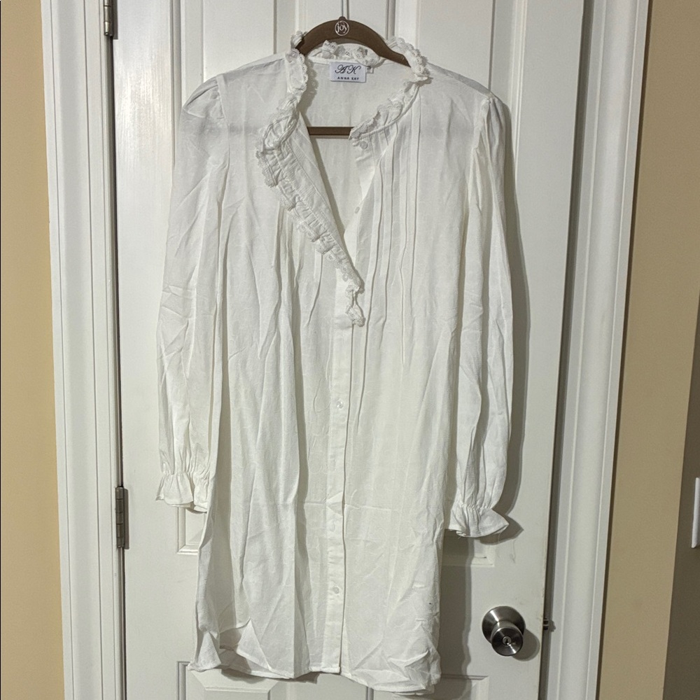 ANNA KAY White Ruffled Blouse